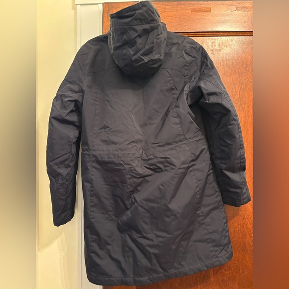 L.L. Bean Black Women’s Winter Warmer Jacket with Hood - size small - Picture 5 of 6